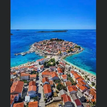 Lovely With Beautiful Pool Apartment Primosten