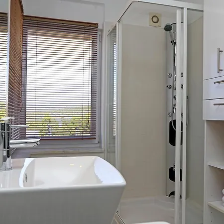 Apartment Lovely With Beautiful Pool
