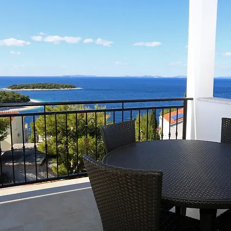 Apartment Lovely With Beautiful Pool