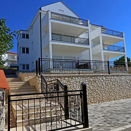 Apartment Lovely With Beautiful Pool *