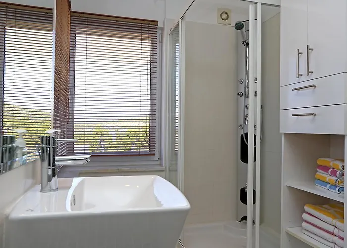 아파트 Lovely With Beautiful Pool