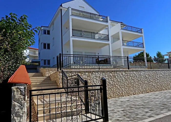 아파트 Lovely With Beautiful Pool *